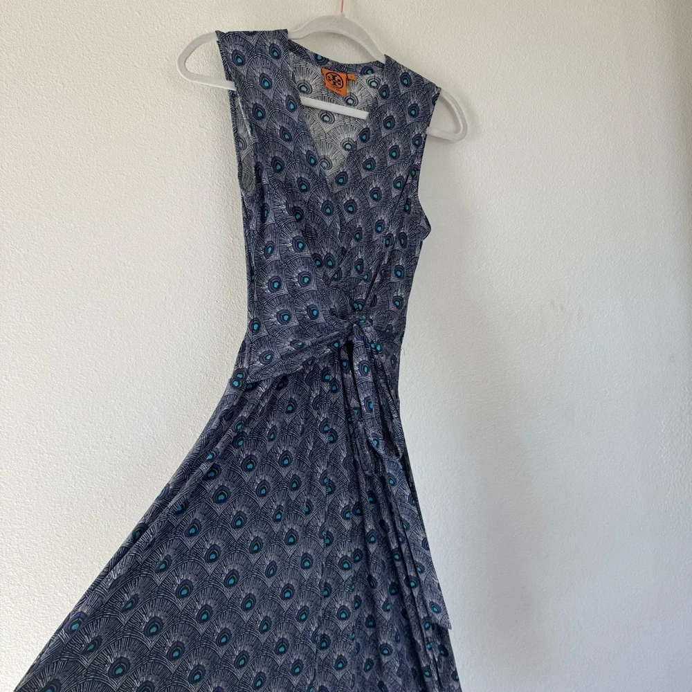 Tory Burch 100% Silk Wrap Dress Peacock Feather Print Sleeveless Purple Blue S - Picture 4 of 13